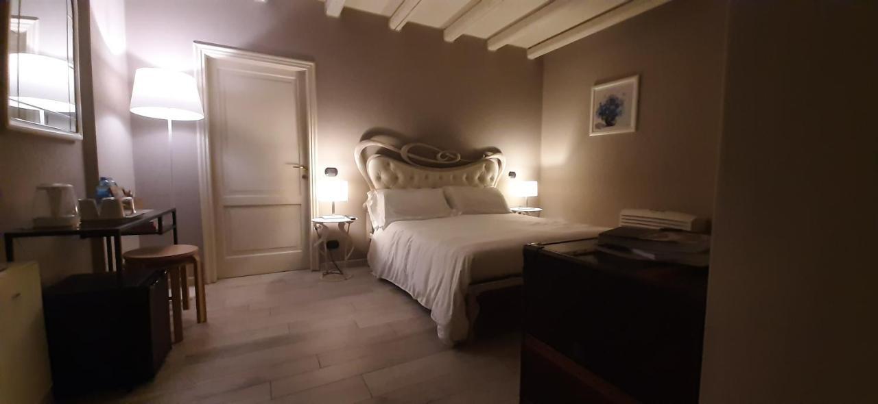 Casale Raffaello B&B Como Albese Con Cassano ภายนอก รูปภาพ