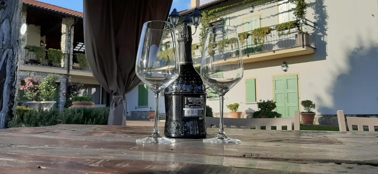 Casale Raffaello B&B Como Albese Con Cassano ภายนอก รูปภาพ