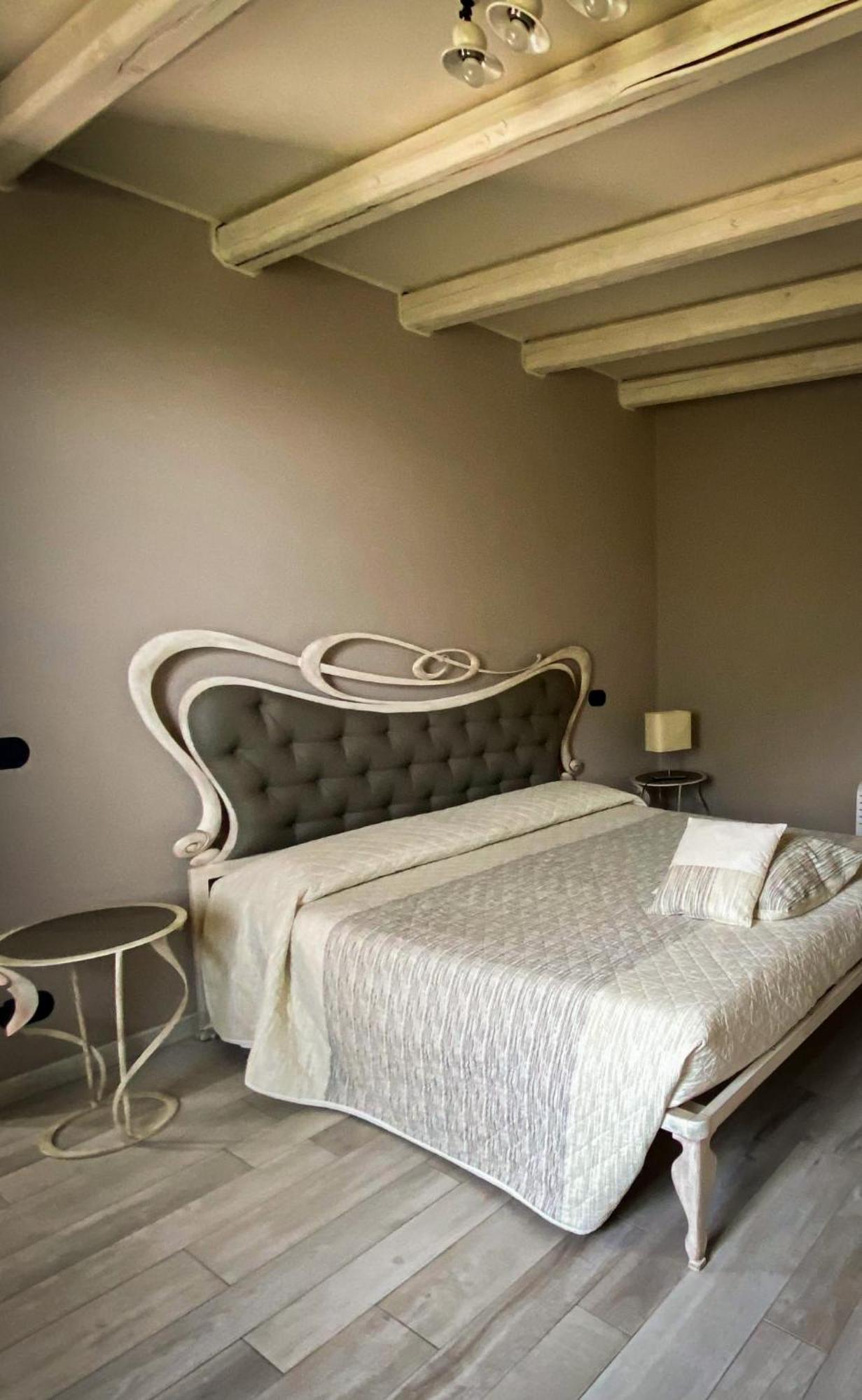 Casale Raffaello B&B Como Albese Con Cassano ภายนอก รูปภาพ