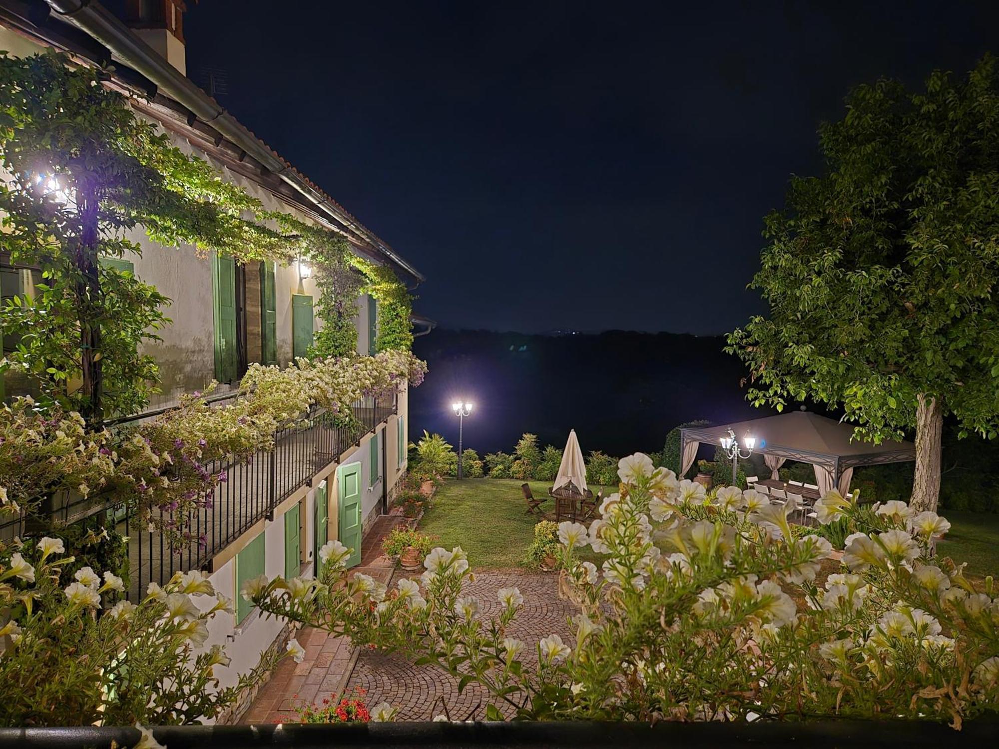 Casale Raffaello B&B Como Albese Con Cassano ภายนอก รูปภาพ