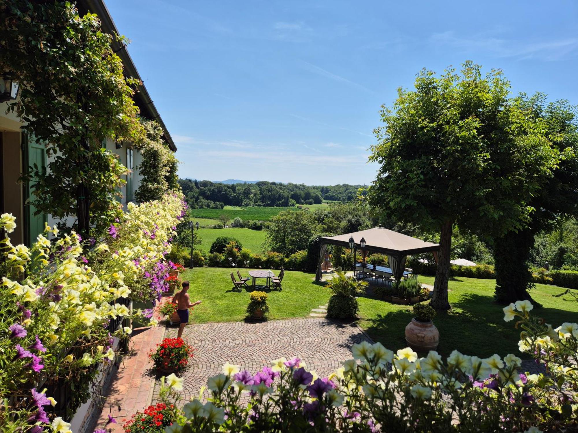 Casale Raffaello B&B Como Albese Con Cassano ภายนอก รูปภาพ