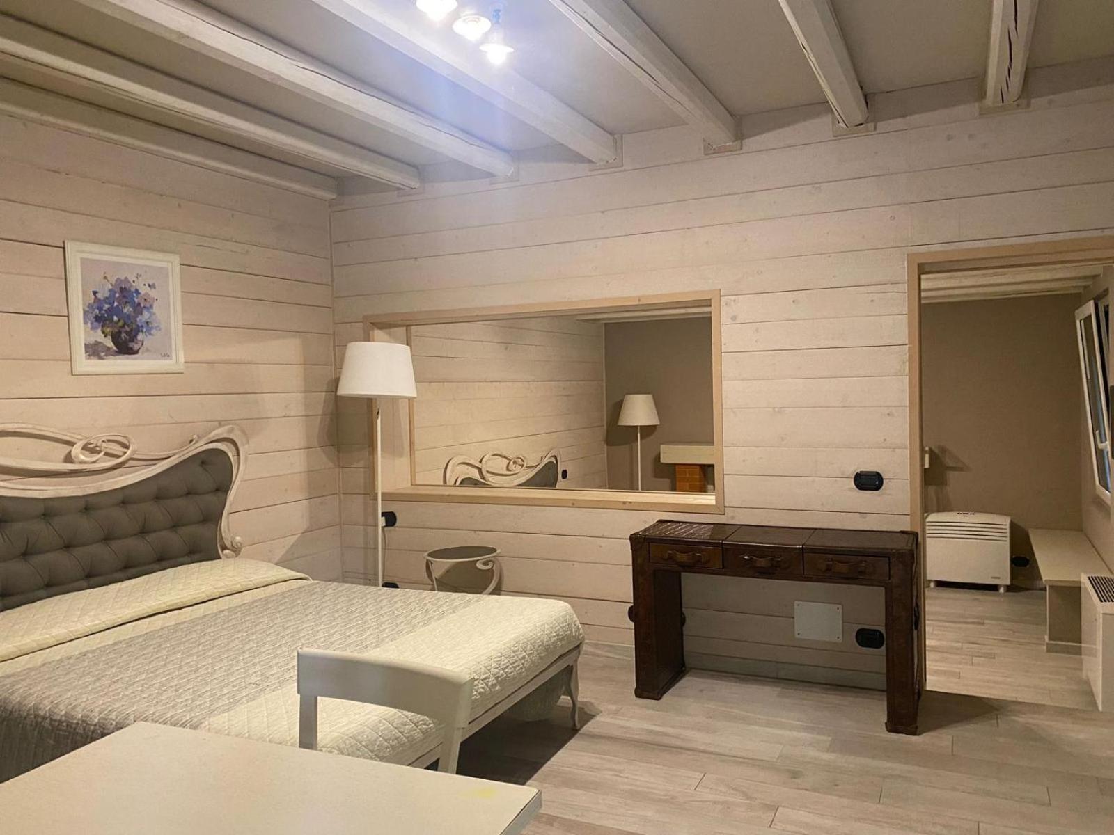 Casale Raffaello B&B Como Albese Con Cassano ภายนอก รูปภาพ